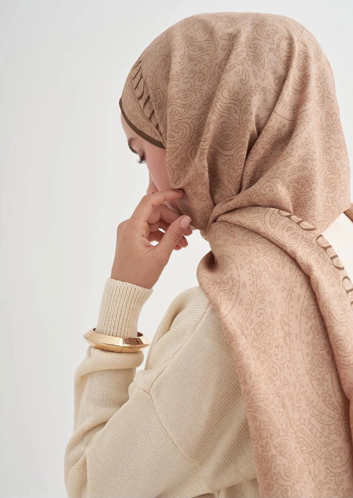 Elenora Monogram Floş Şal Sütlü Kahve