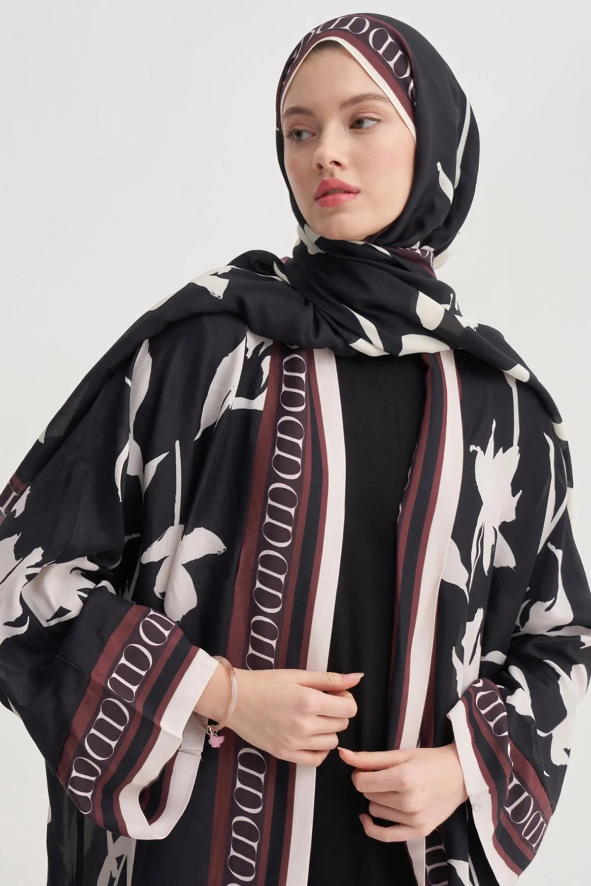 Azelina Siyah Monogram Floş Şal