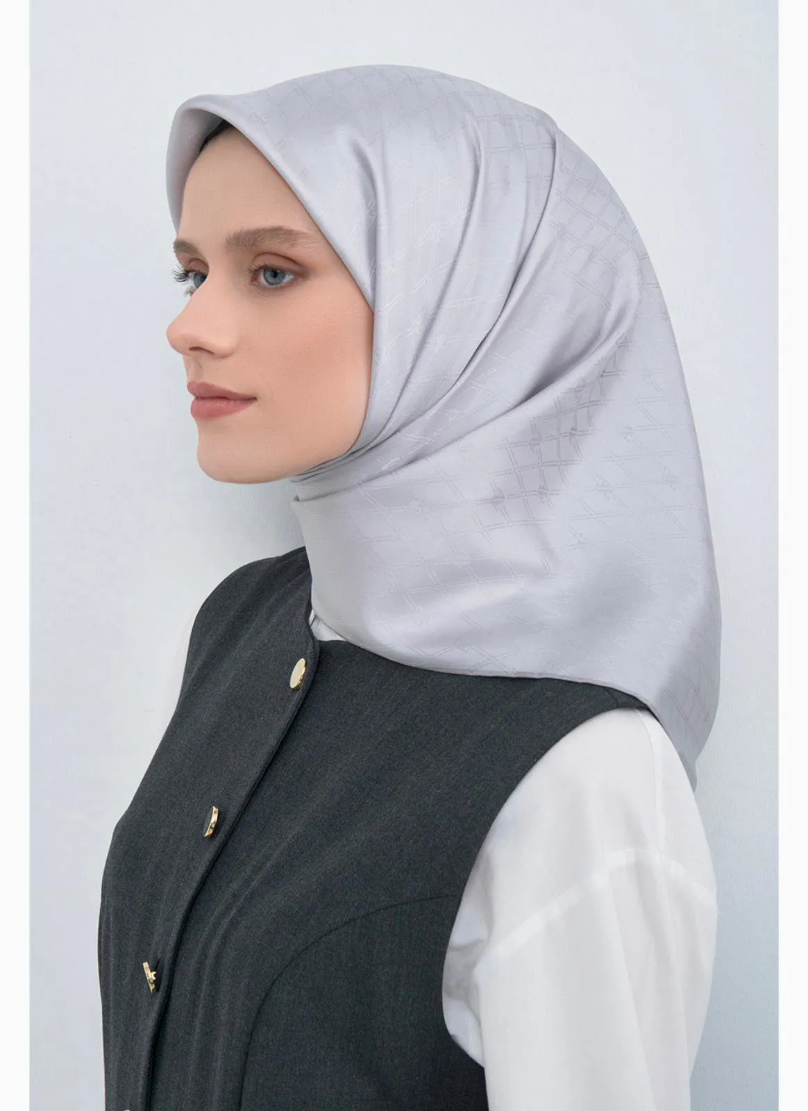 YENİ SEZON JAKARLI İPEK EŞARP