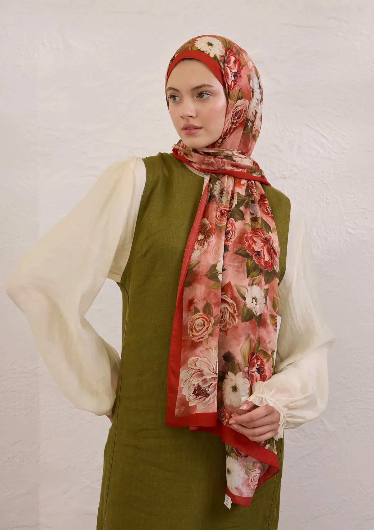 Magnolia Desen Rami Şal Kırmızı