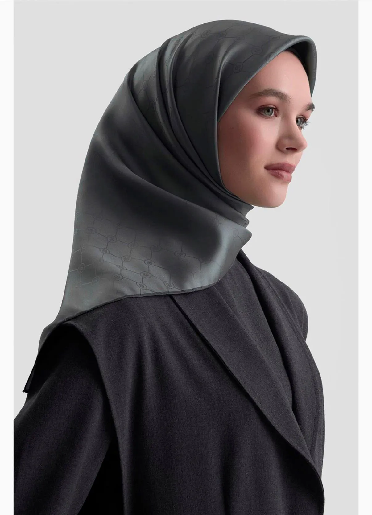 YENİ SEZON JAKARLI İPEK EŞARP