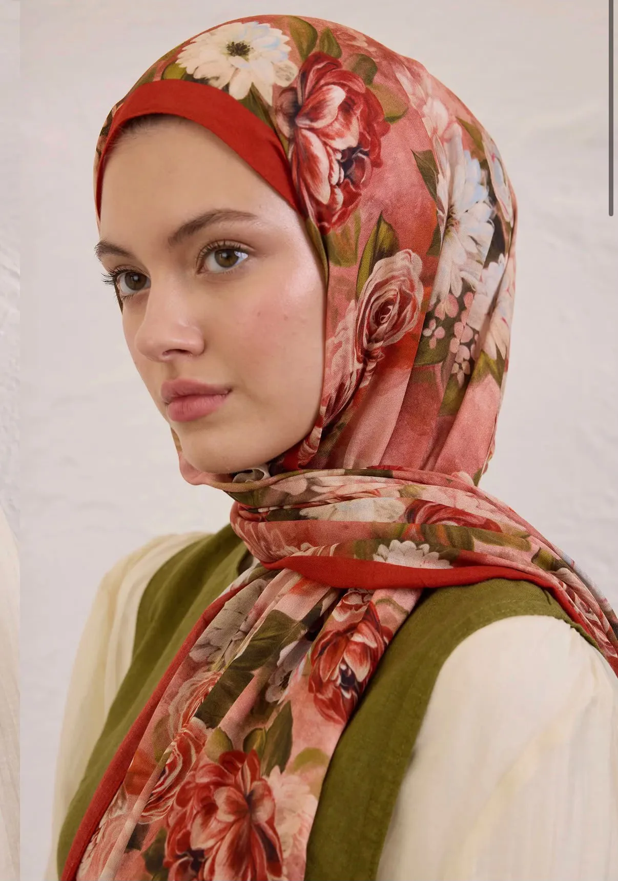 Magnolia Desen Rami Şal Kırmızı