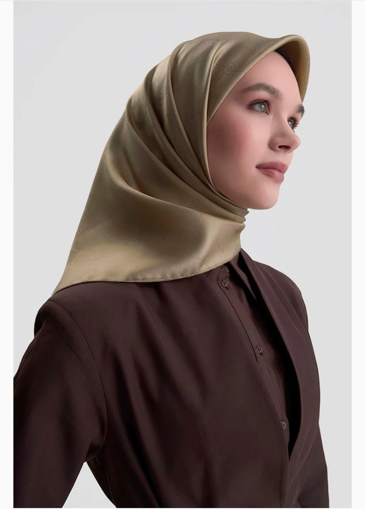 YENİ SEZON JAKARLI İPEK EŞARP