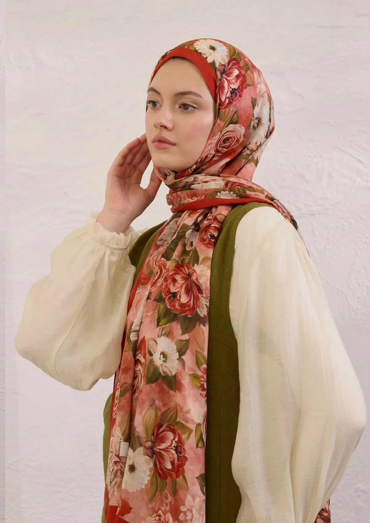 Magnolia Desen Rami Şal Kırmızı