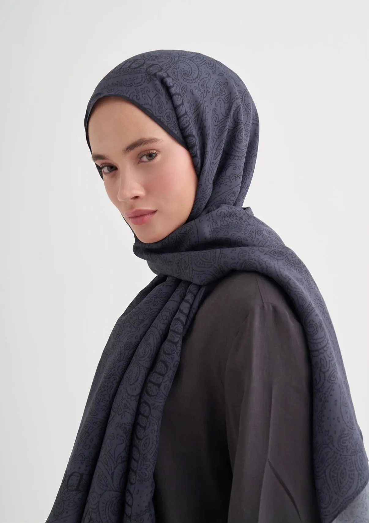 Elenora Monogram Floş Şal Füme