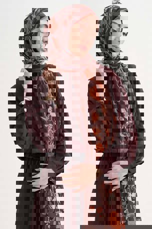 Özel Gün Kombinlerinde Minimal Şıklık