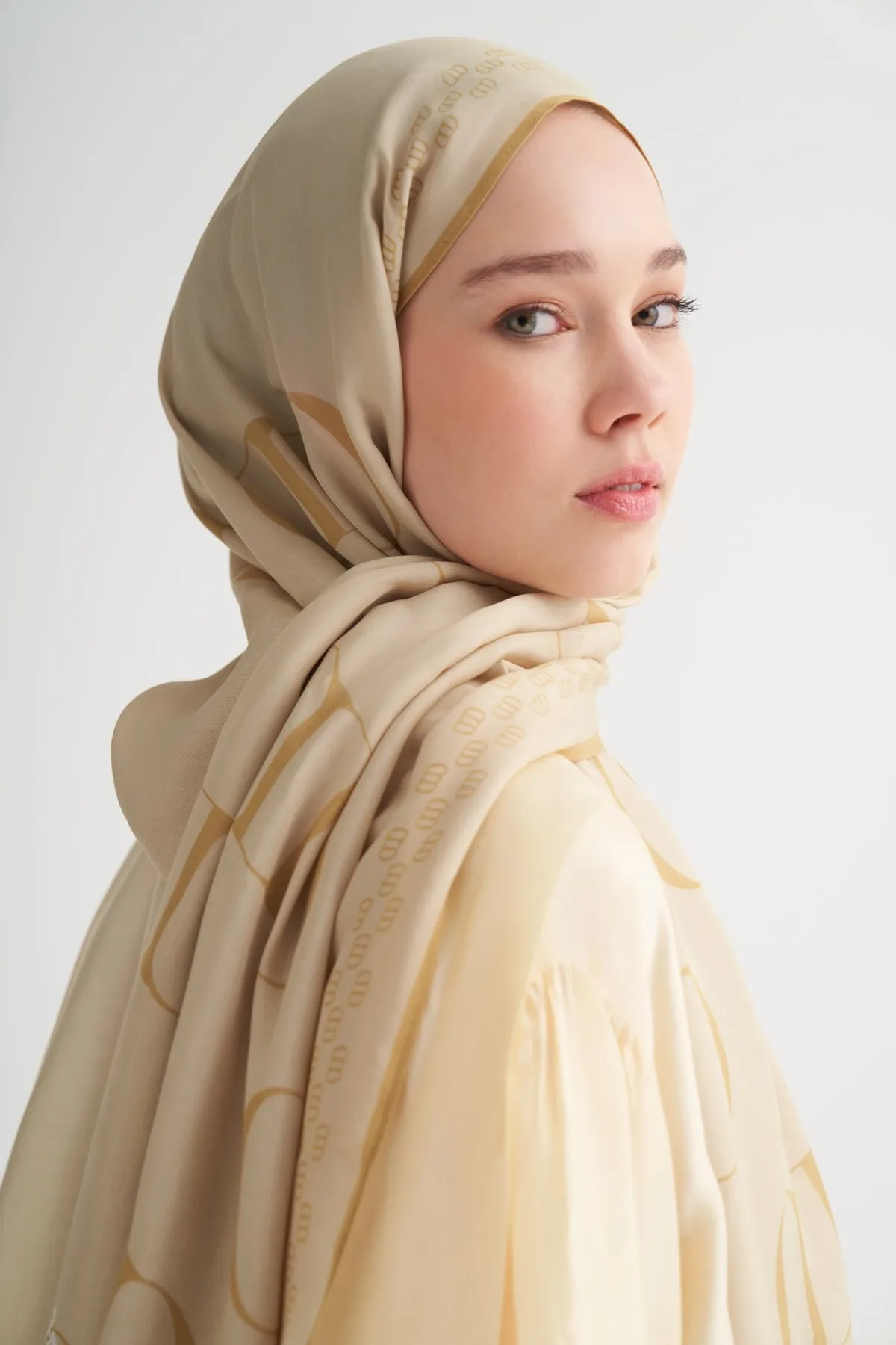 Elegance Monogram Floş Şal Soft Sarı