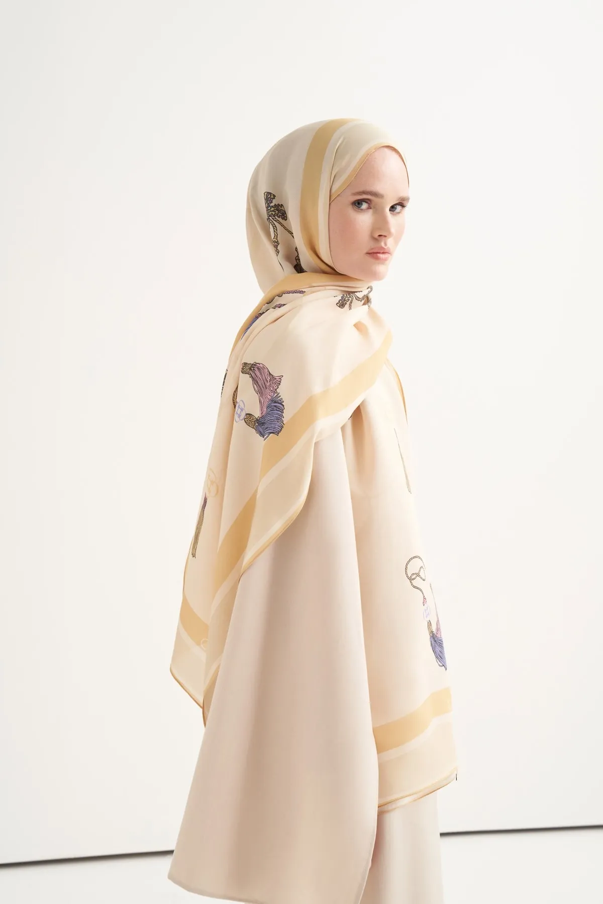 Carell Tassel Floş Şal Gold