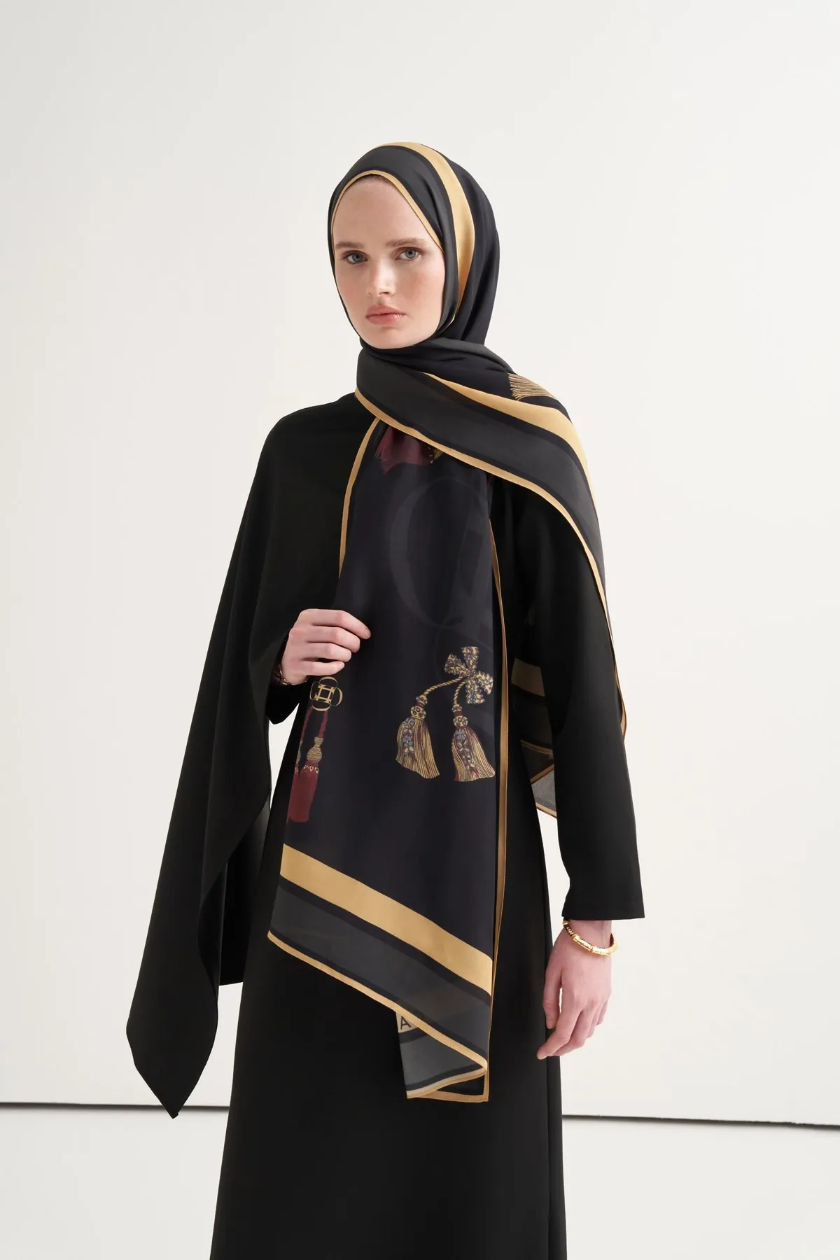 Carell Tassel Floş Şal Siyah