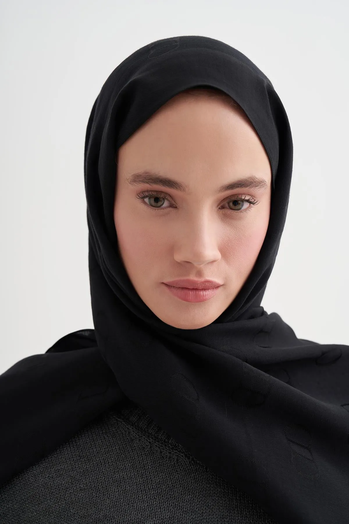 Carell Monogram Desen Liora Pamuk Şal Siyah 