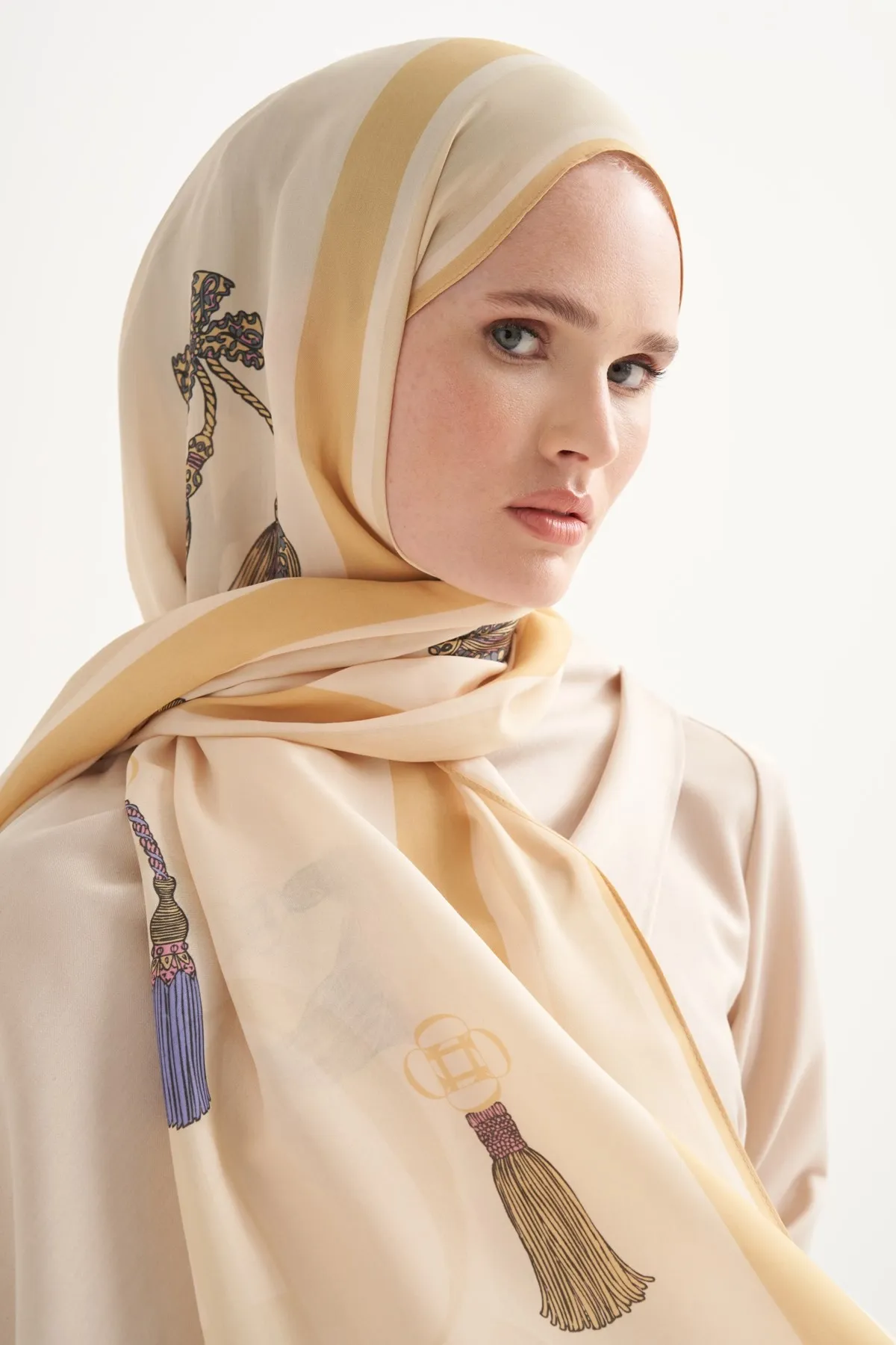 Carell Tassel Floş Şal Gold