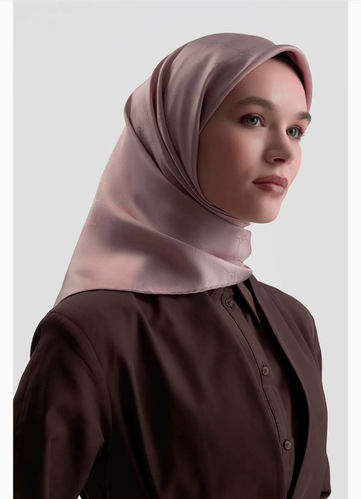 YENİ SEZON JAKARLI İPEK EŞARP